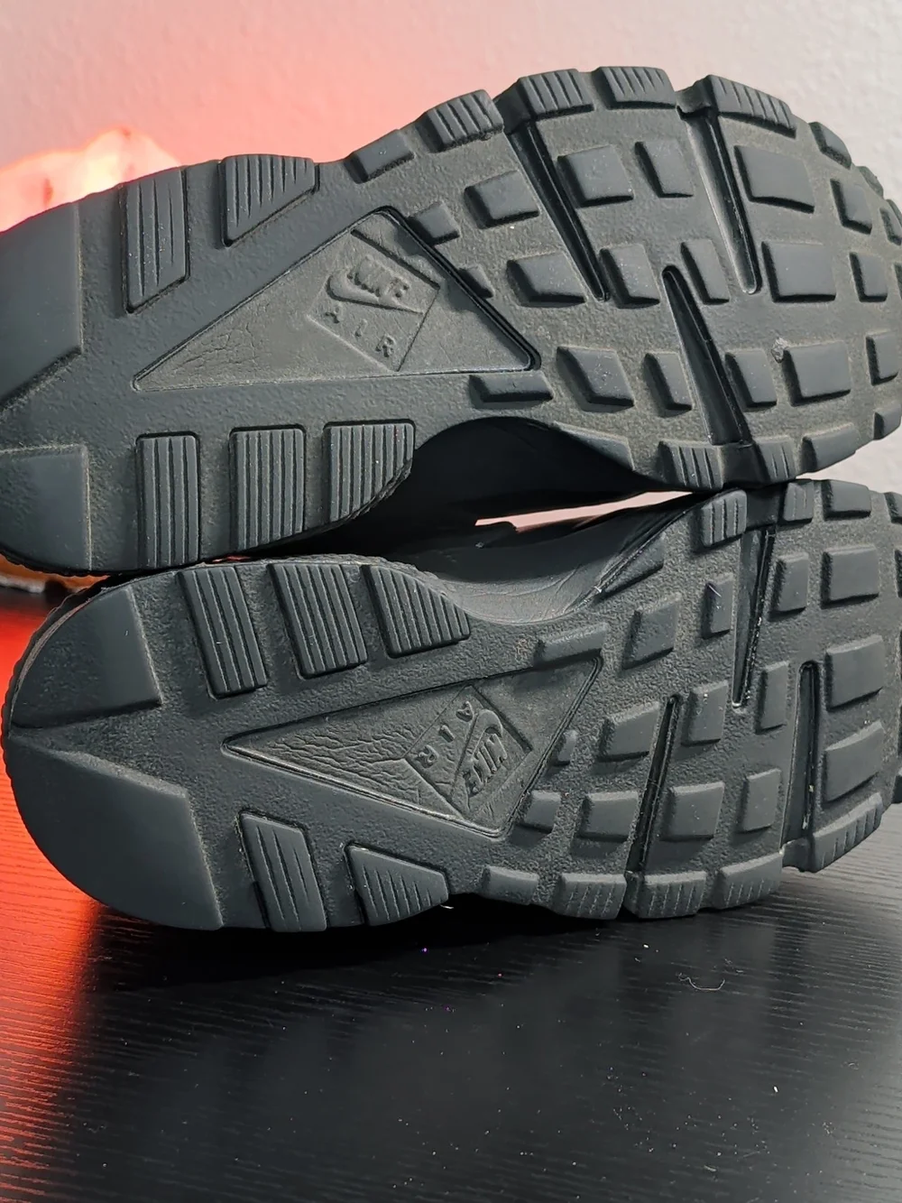 Nike Women’s Air Huarache Run Triple Black Size 8 Sneakers 634835-012